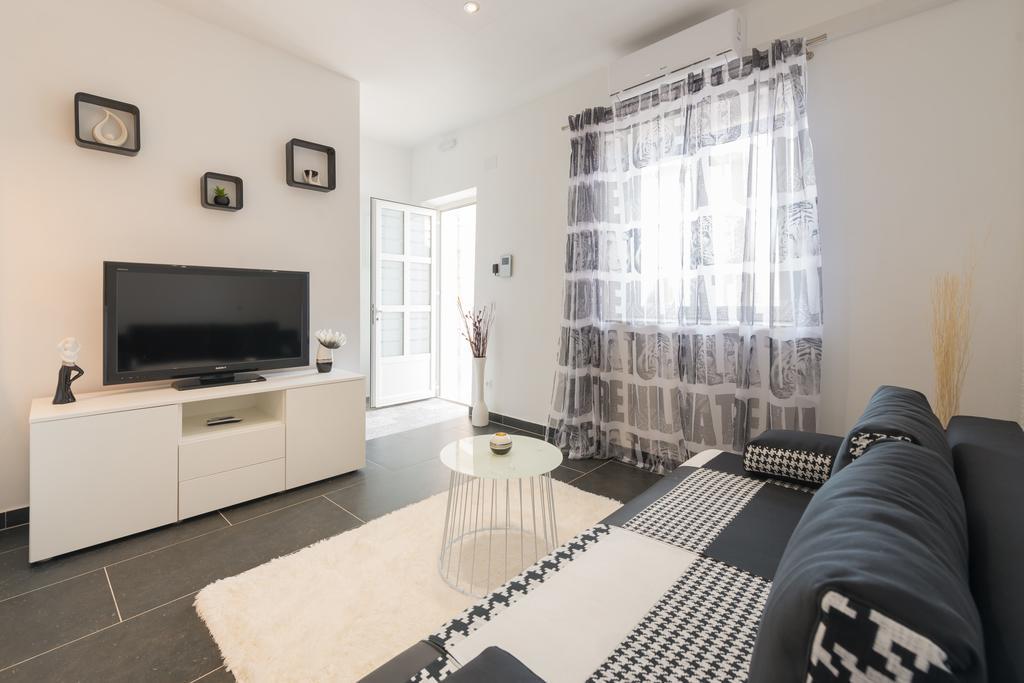 Old Apartment Lea ดูบรอฟนิก ภายนอก รูปภาพ